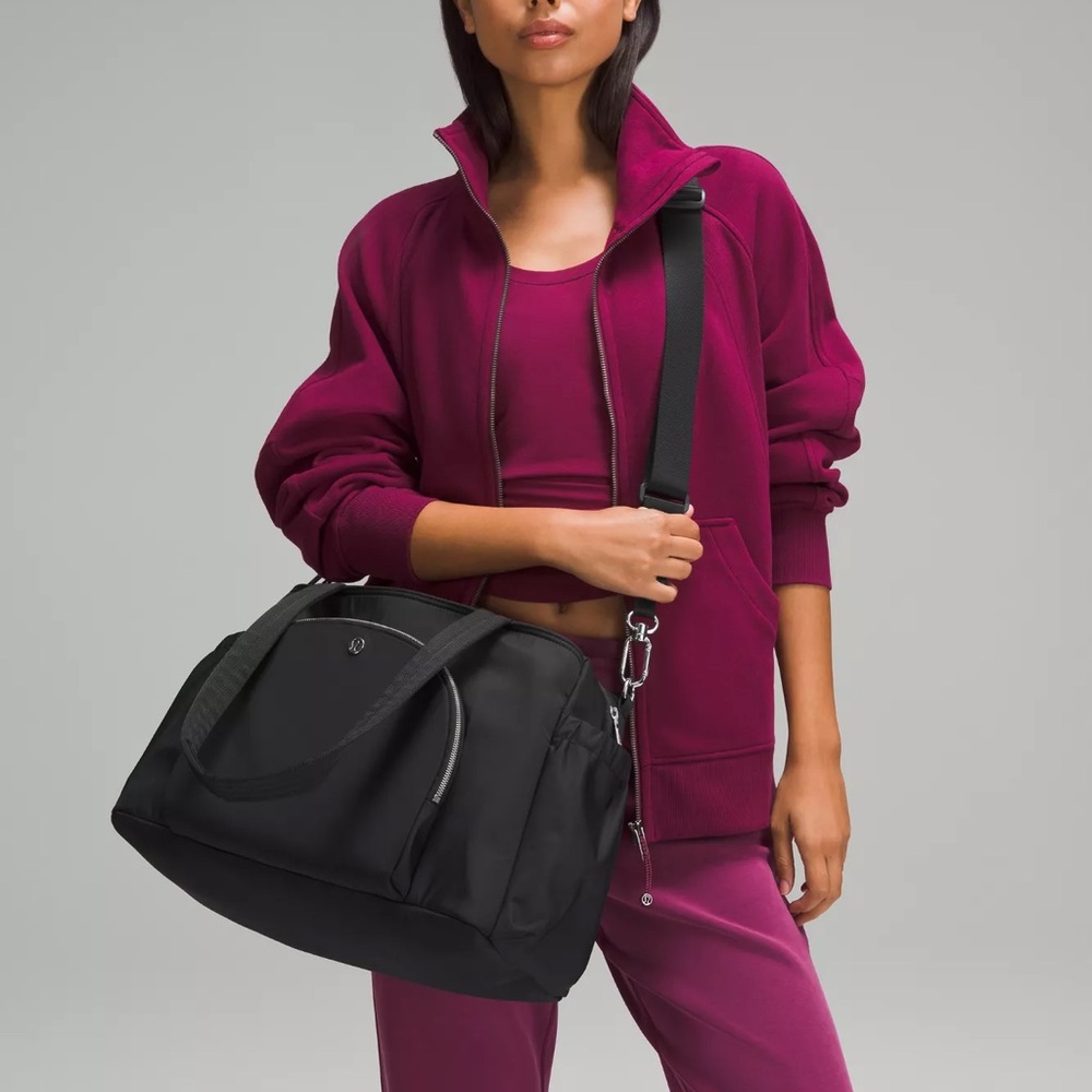 NWT Lululemon New Parent Tote With Crossbody and Changing Pad - Picture 2 of 3